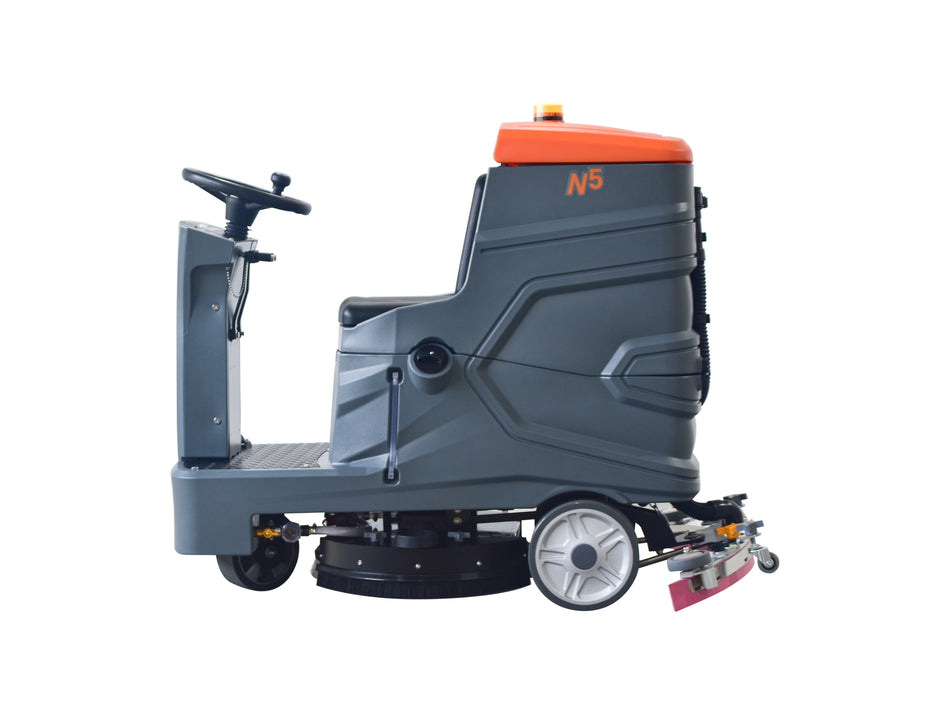 SINGLE-BRUSH RIDE-ON FLOOR SCRUBBER N5