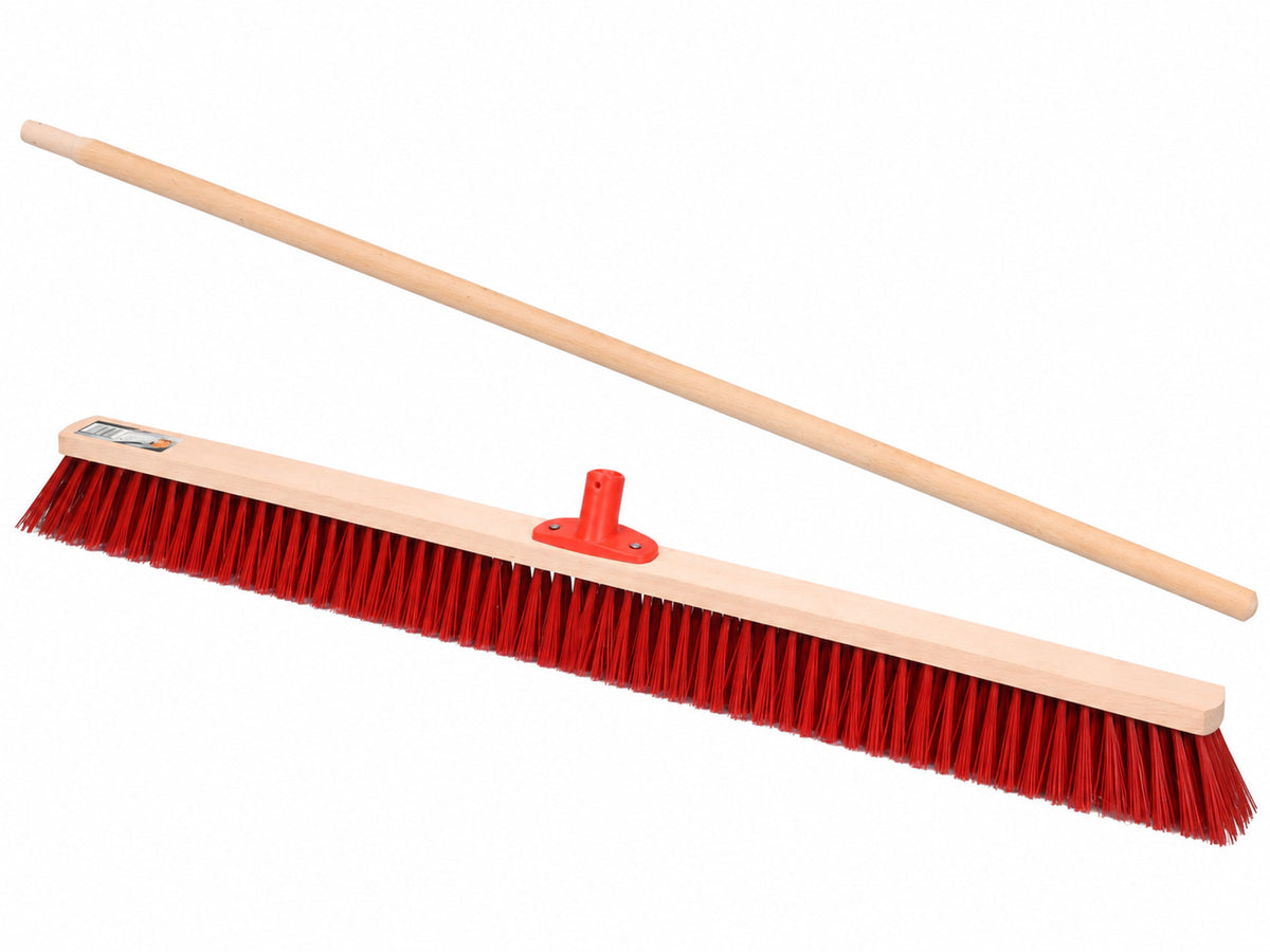Illustrative composition of VOREL 1000 mm street broom head and 125 cm beech wood handle, supplied together; components not shown to scale