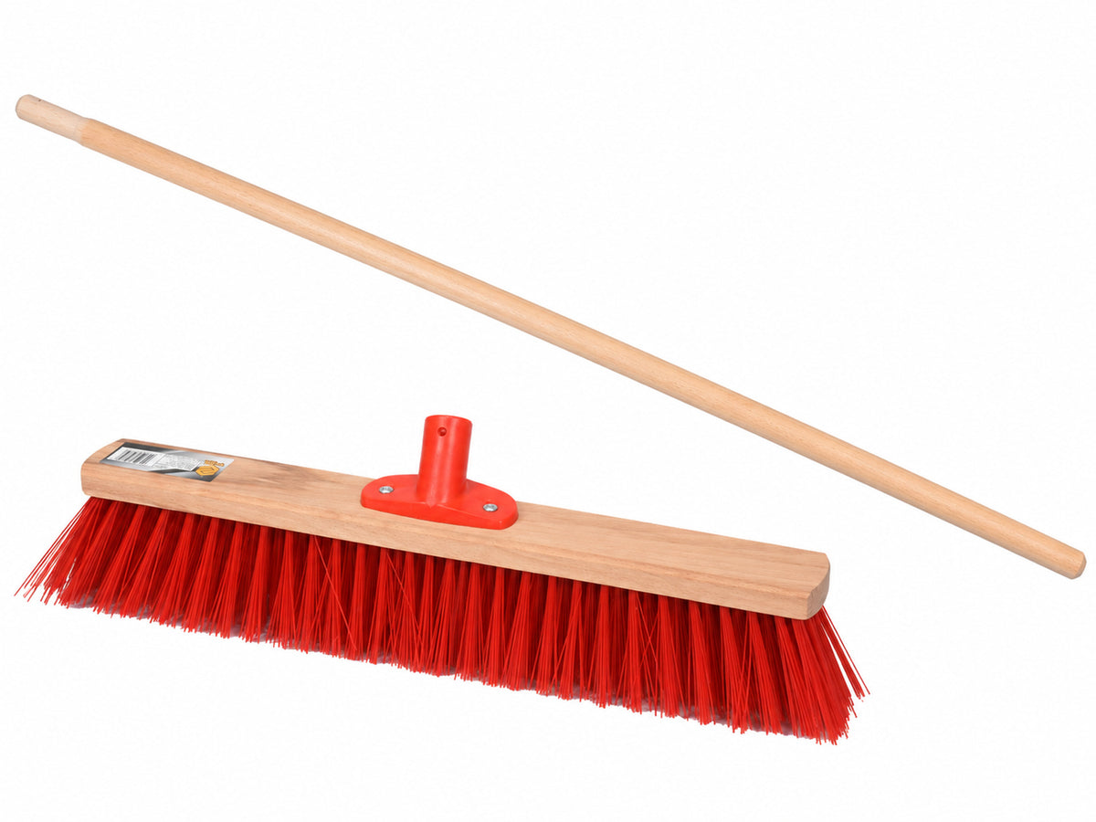 Illustrative composition of VOREL 500 mm street broom head and 125 cm beech wood handle, supplied together; components not shown to scale